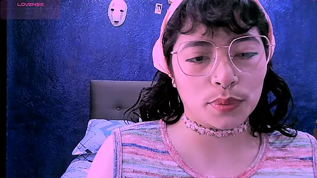 Snapshot of NinaYellow chatting on September 23, 12:52 pm NinaYellow online show from September 23, 12:52 pm