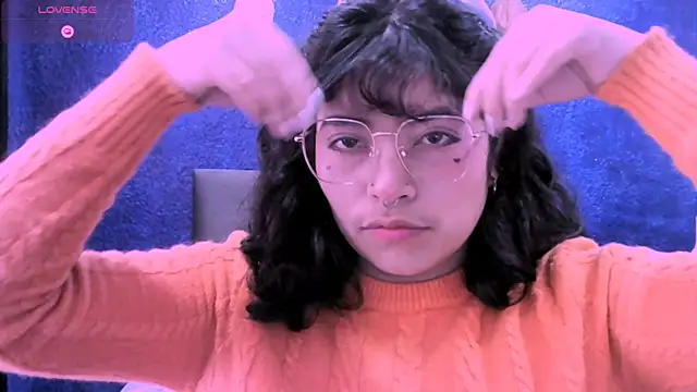 Snapshot of NinaYellow chatting on September 24, 1:47 pm NinaYellow online show from September 24, 1:47 pm