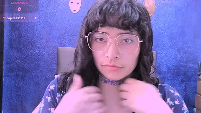 Snapshot of NinaYellow chatting on October 23, 3:44 pm NinaYellow online show from October 23, 3:44 pm