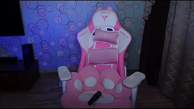 Snapshot of __Yasmina__ chatting on December 5, 3:15 am Yasmina online show from December 5, 3:15 am