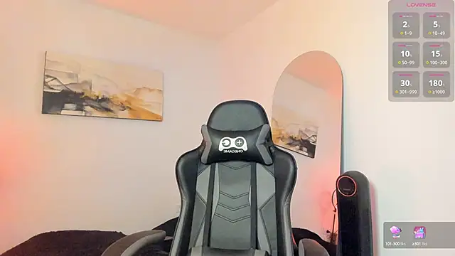 LucianSinclair online show from December 3, 3:09 am