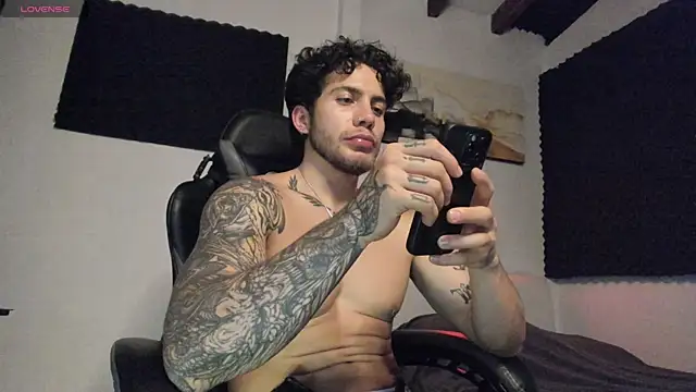 LucianSinclair online show from April 23, 12:56 am