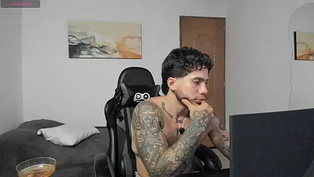 LucianSinclair online show from August 2, 1:04 am