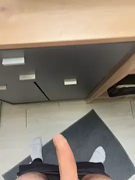 Mecchaud06 online show from April 10, 11:48 am