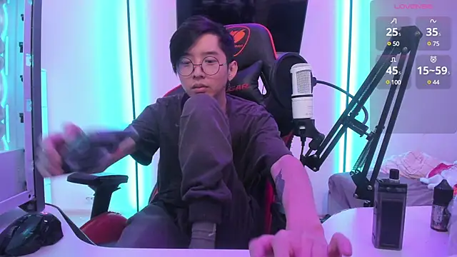 wexlee7 online show from December 2, 12:30 am