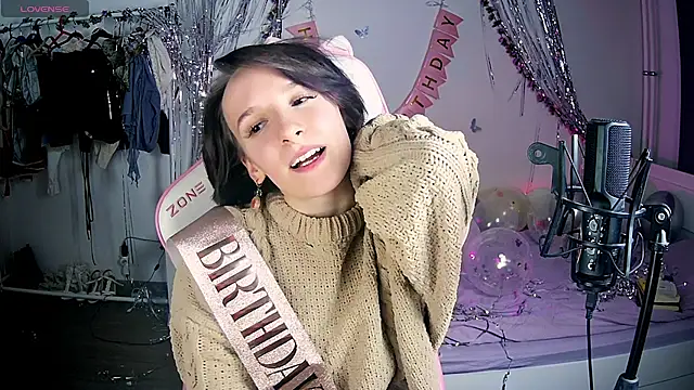 Violet Veliya online show from February 9, 7:09 pm