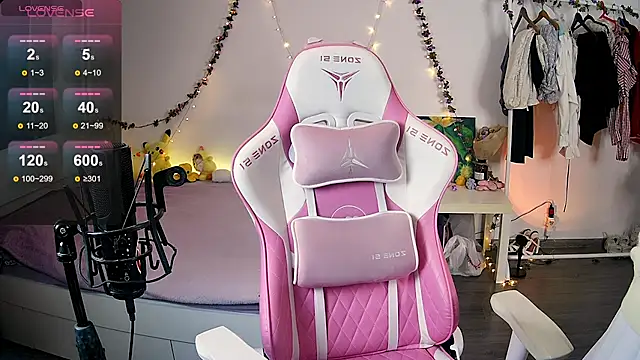 Violet Veliya online show from March 14, 4:40 pm