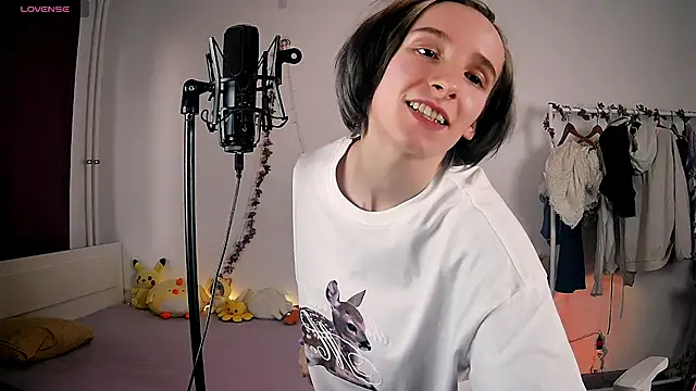 Violet Veliya online show from March 21, 3:46 pm