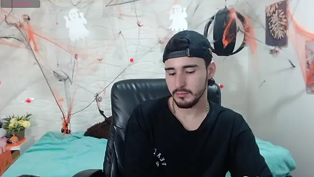 Snapshot of DmitriSanders chatting on December 4, 10:41 pm DmitriSanders online show from December 4, 10:41 pm