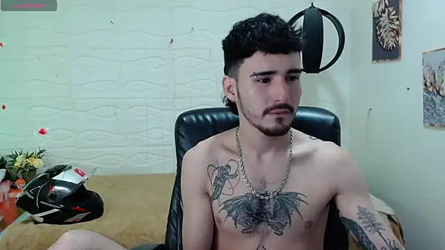 Snapshot of DmitriSanders chatting on December 11, 11:43 pm DmitriSanders online show from December 11, 11:43 pm