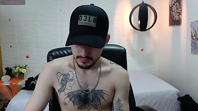 Snapshot of DmitriSanders chatting on December 20, 1:11 pm DmitriSanders online show from December 20, 1:11 pm