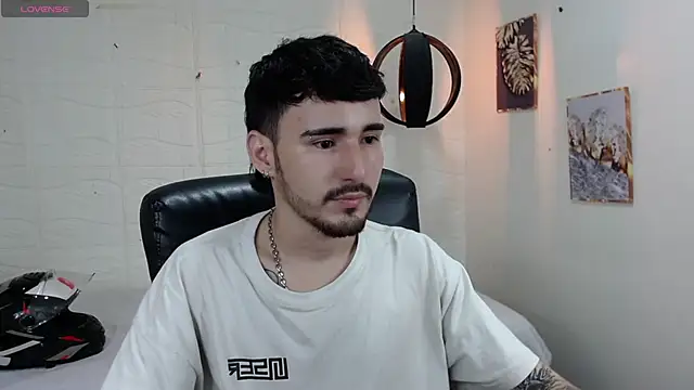 Snapshot of DmitriSanders chatting on December 28, 9:51 pm DmitriSanders online show from December 28, 9:51 pm