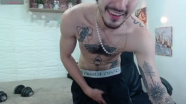 Snapshot of DmitriSanders chatting on January 7, 2:53 am DmitriSanders online show from January 7, 2:53 am