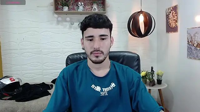 Snapshot of DmitriSanders chatting on January 10, 8:26 pm DmitriSanders online show from January 10, 8:26 pm