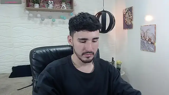 Snapshot of DmitriSanders chatting on January 16, 8:36 pm DmitriSanders online show from January 16, 8:36 pm