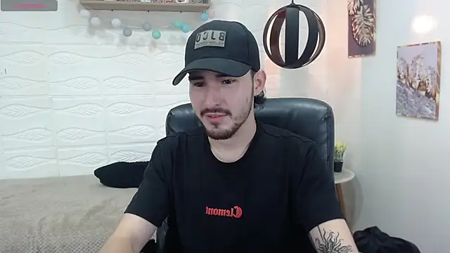 Snapshot of DmitriSanders chatting on January 28, 8:58 pm DmitriSanders online show from January 28, 8:58 pm