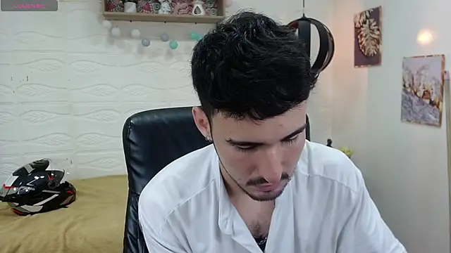 Snapshot of DmitriSanders chatting on February 11, 2:46 am DmitriSanders online show from February 11, 2:46 am