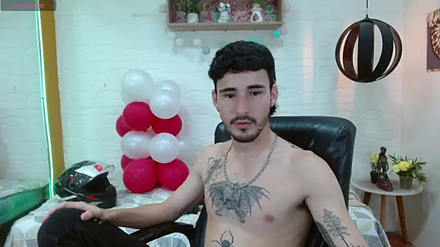 Snapshot of DmitriSanders chatting on February 26, 11:37 pm DmitriSanders online show from February 26, 11:37 pm