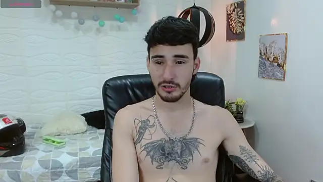 Snapshot of DmitriSanders chatting on February 28, 8:50 pm DmitriSanders online show from February 28, 8:50 pm