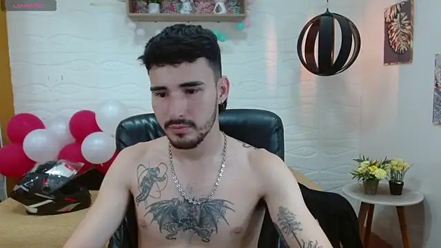 Snapshot of DmitriSanders chatting on March 4, 9:00 pm DmitriSanders online show from March 4, 9:00 pm