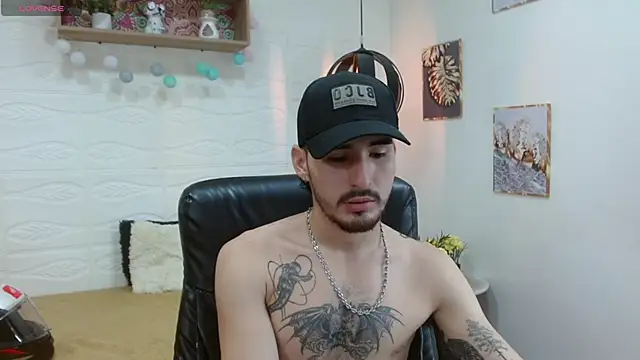 Snapshot of DmitriSanders chatting on March 6, 9:31 pm DmitriSanders online show from March 6, 9:31 pm