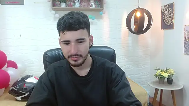 Snapshot of DmitriSanders chatting on March 8, 11:48 am DmitriSanders online show from March 8, 11:48 am