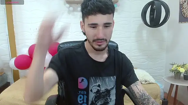 Snapshot of DmitriSanders chatting on March 8, 8:57 pm DmitriSanders online show from March 8, 8:57 pm