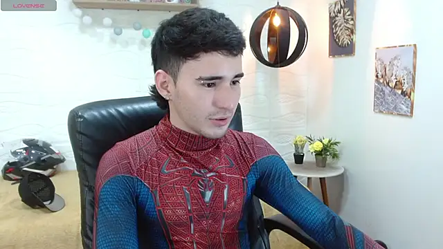 Snapshot of DmitriSanders chatting on March 13, 12:27 am DmitriSanders online show from March 13, 12:27 am