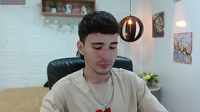 Snapshot of DmitriSanders chatting on March 13, 10:10 pm DmitriSanders online show from March 13, 10:10 pm