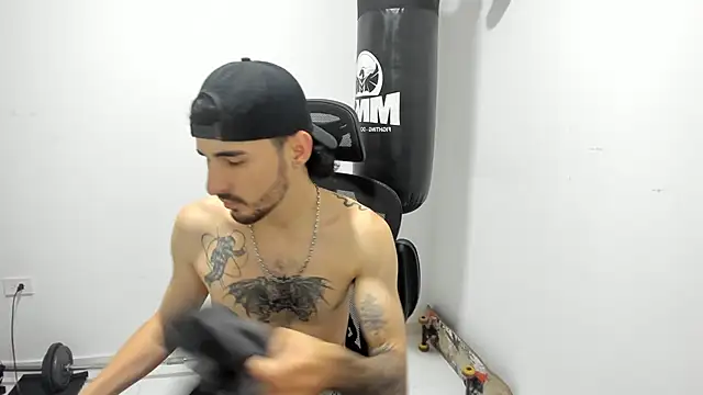 Snapshot of DmitriSanders chatting on September 10, 8:09 pm DmitriSanders online show from September 10, 8:09 pm