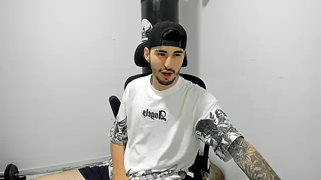 Snapshot of DmitriSanders chatting on September 11, 10:54 pm DmitriSanders online show from September 11, 10:54 pm