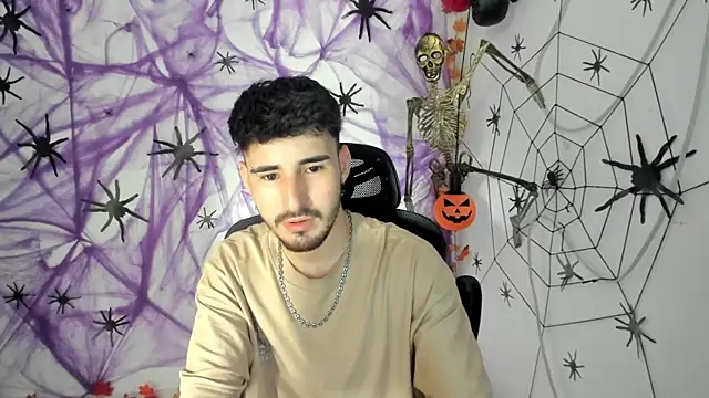 Snapshot of DmitriSanders chatting on September 28, 7:52 pm DmitriSanders online show from September 28, 7:52 pm