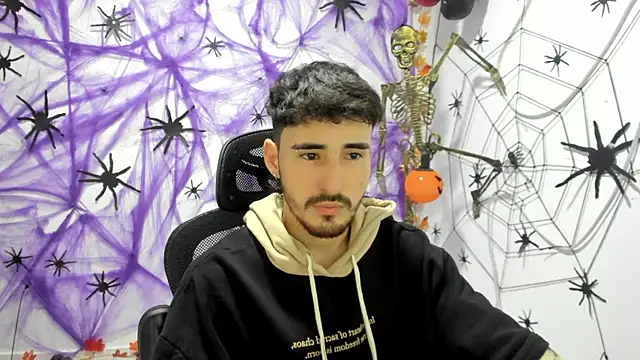 Snapshot of DmitriSanders chatting on September 30, 9:31 pm DmitriSanders online show from September 30, 9:31 pm