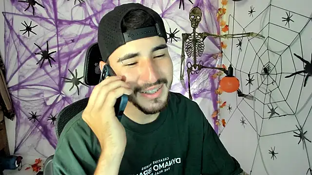 Snapshot of DmitriSanders chatting on October 10, 5:23 pm DmitriSanders online show from October 10, 5:23 pm