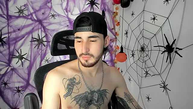 Snapshot of DmitriSanders chatting on October 16, 8:10 pm DmitriSanders online show from October 16, 8:10 pm