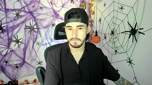 Snapshot of DmitriSanders chatting on October 21, 4:41 pm DmitriSanders online show from October 21, 4:41 pm