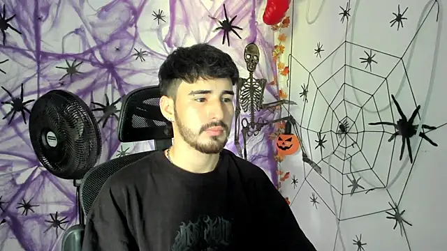 Snapshot of DmitriSanders chatting on November 5, 3:45 pm DmitriSanders online show from November 5, 3:45 pm