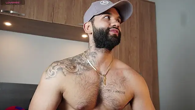 Snapshot of MarkHazze chatting on September 22, 12:23 am MarkHazze online show from September 22, 12:23 am