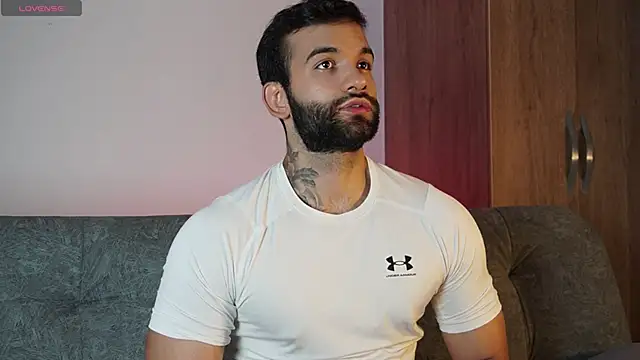 Snapshot of MarkHazze chatting on October 31, 3:57 pm MarkHazze online show from October 31, 3:57 pm