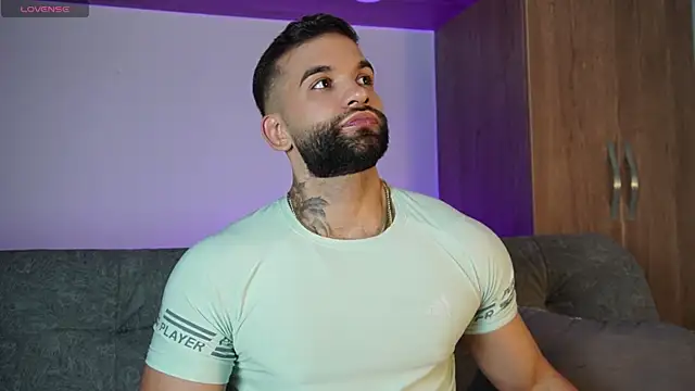 Snapshot of MarkHazze chatting on November 4, 9:58 pm MarkHazze online show from November 4, 9:58 pm