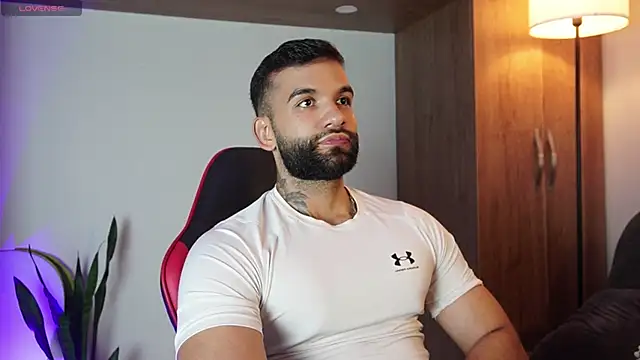 Snapshot of MarkHazze chatting on November 8, 10:19 pm MarkHazze online show from November 8, 10:19 pm