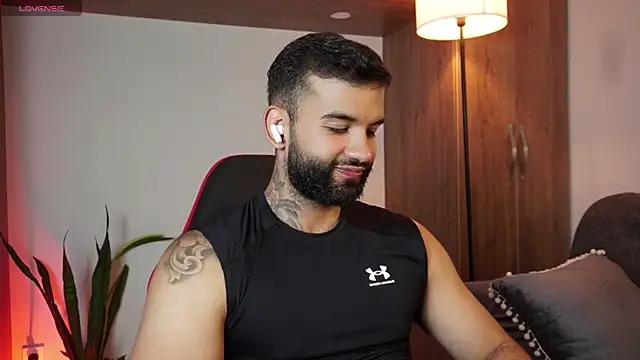 Snapshot of MarkHazze chatting on November 11, 9:48 pm MarkHazze online show from November 11, 9:48 pm