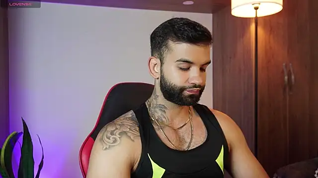 Snapshot of MarkHazze chatting on November 14, 10:07 pm MarkHazze online show from November 14, 10:07 pm