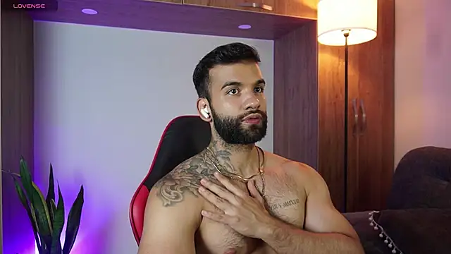 Snapshot of MarkHazze chatting on November 21, 10:52 pm MarkHazze online show from November 21, 10:52 pm