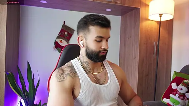 Snapshot of MarkHazze chatting on November 30, 8:57 pm MarkHazze online show from November 30, 8:57 pm