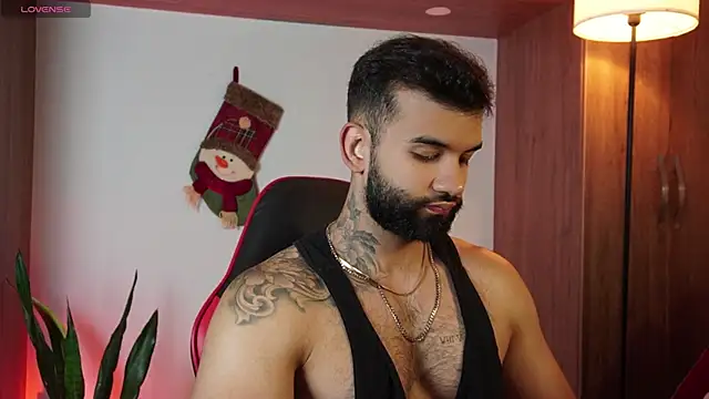 Snapshot of MarkHazze chatting on December 2, 12:27 am MarkHazze online show from December 2, 12:27 am