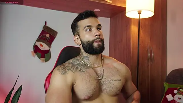 Snapshot of MarkHazze chatting on December 5, 12:08 am MarkHazze online show from December 5, 12:08 am