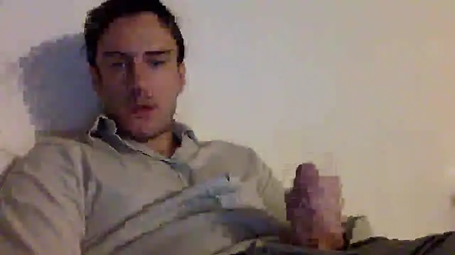 Snapshot of mainnrd chatting on January 2, 4:30 am mainnrd online show from January 2, 4:30 am