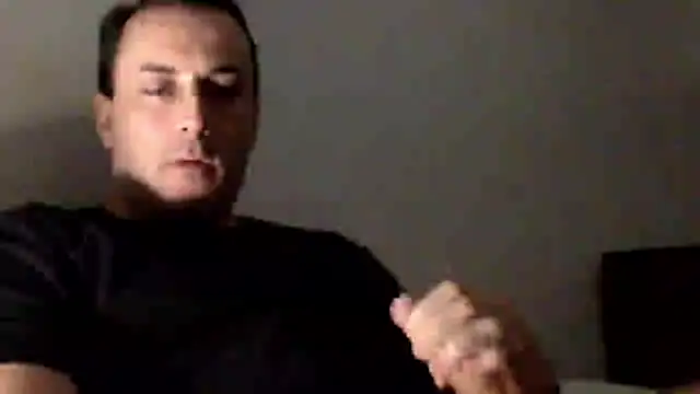 Snapshot of mainnrd chatting on February 9, 1:20 am mainnrd online show from February 9, 1:20 am