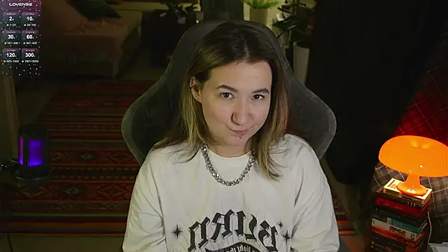 Snapshot of Megan__Hart chatting on February 26, 1:21 am Megan  Hart online show from February 26, 1:21 am